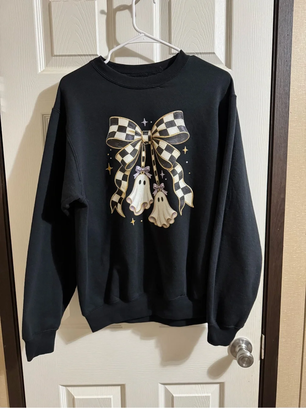 Checkered bow with ghost Sweatshirt size medium